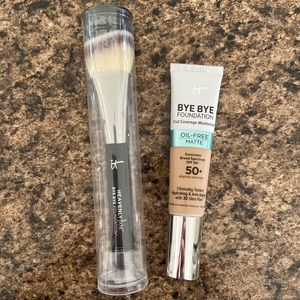 IT Cosmetics Bye Bye Foundation Matte and brush